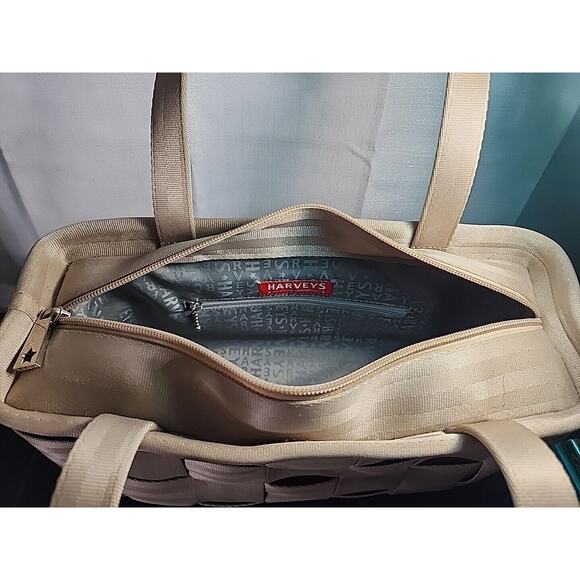 Harveys Seatbelt Shoulder Bag Purse Medium Beige Tan Original Seatbeltbag Tote - Picture 5 of 9